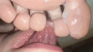 Ilona - Eating cum off her sweaty feet [foot worship, footjob, cum on feet, cum eating] (1080p)