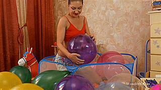 Alisa play and popping all