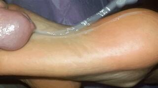 Tina - Slow and thorough worshipping of her tasty, salty feet [foot worship, cum on feet] (1080p)