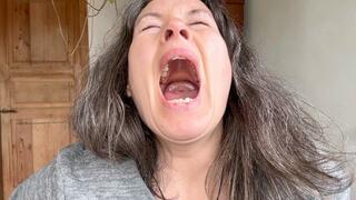 wide-wide yawning mov