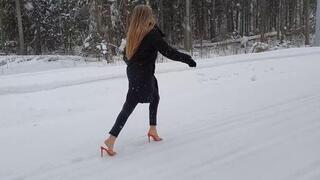 Nina on High heels flip flops on slippy ice, flip flops high heels sandals snow walk