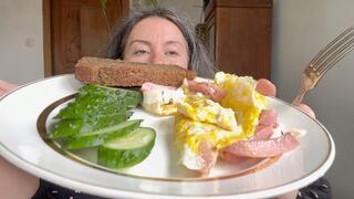 big plate of food avi