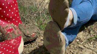 A bad walk in the red welliesMP4