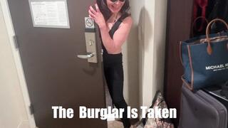 Melody Mynx and Kandylegs in: The Burglar Is Taken