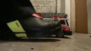 Firefighter Crushing toy Fire Truck 2