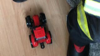 Firefighter stomping toy Tractor (Top View)