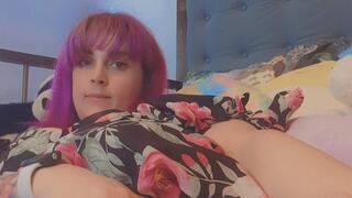 Masturbating and Showing My Pussy