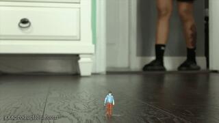 Giantess Remy Boo Finds Tiny Shrunken Foot Slave (SD 720p WMV)