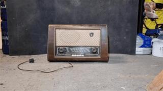 Historical Radio meets my Dunlops