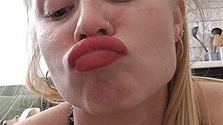 Blondie sniffs her stinky sweet lips! MP4