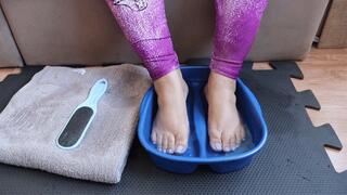Dolce Amaran in massive extraction of the her dust foot - FOR MOBILE DEVICE USERS - PEDICURE - FOOT DUST - BAREFOOT - FOOT DOMINATION - FOOT HUMILIATION - FOOT SLAVE TRAINING - FOOT ADDICT - POV - BBW FEET - MATURE - FOOT FOOD - FEET CARE - BBW GODDESSE