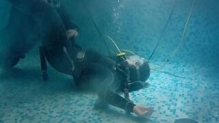 FFM scuba underwater bondage part 2