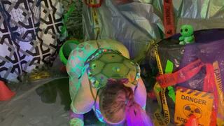 mutant turtle plays in slime - ooze transformation sequence femme donatello