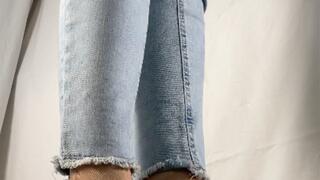 A Shoejob in Dirty Converse Chucks sneakers - Cbt and Spitting in Tramplegirls well worn and very dirty sneakers -sidecam only - 4K