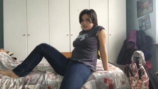 a mix of old jeans fetish and ass fetish videos and findom audio