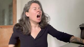 girl yawning mov
