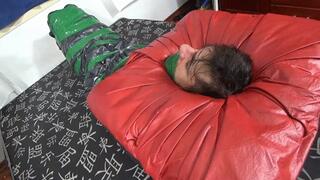 GIANT AND EXPLOSIVE BBW FARTING INTO SLAVE NOSE'S BY THAMMY BBW AND DANIEL SANTIAGO CAM BY ALINE FULL HD