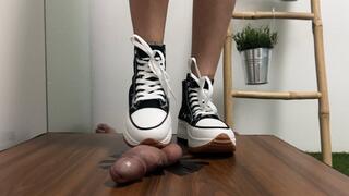 Rouge shoejob and ballstomping with CONVERCE RUN STAR HIKE