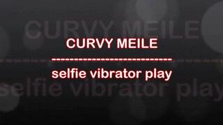 Curvy Meile selfie vibrator play