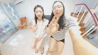ANNA and XINXIN trample the dwarve 360VR6K