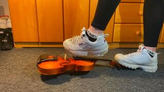 ruthless violin crush in fila disruptor