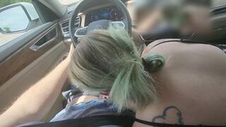 Amateur MILF sucking cock in the car