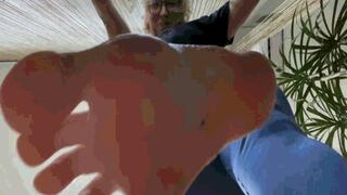 MY GIANTESS FEETMP4