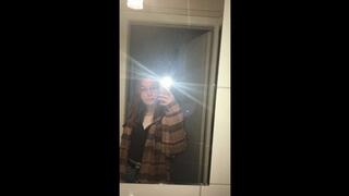 OC: Girls and Teens crush on Kleiderkreisel to test her shoes - 4