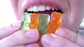bite sweet gummi bear