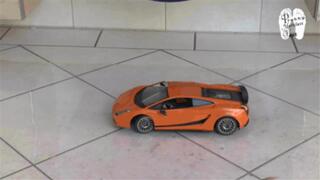 Rc-Car under Sneakers