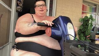 USSBBW does Housework on a Scooter SD