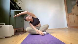 sexy girl strething mov