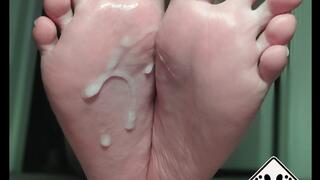 Squashing A Warm & Pathetically Small Cumshot