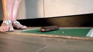 Italian girlfriend - glasses crush in flat leather sandals