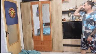 gonzo is playing darts