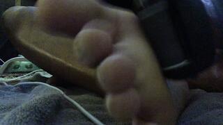 Goddess making Foot Dust 1080