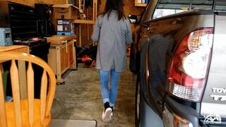 1390 (HD-WMV) – Persephone Pierce Can’t Start Her Volvo in Converse
