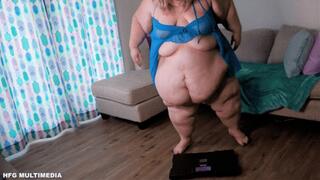 Des Giantess: Beginning Of Trip Weigh In - MP4 4k