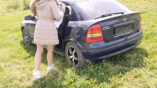 outdoor car shaking, car bouncing while i wear winter jacket