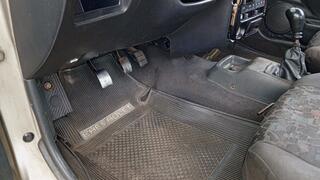 Bare foot pedal pumping (3)