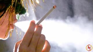 Smoking Muratti red 100s side sphynx