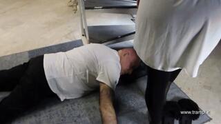 A964 Lady Noir in Face trampling