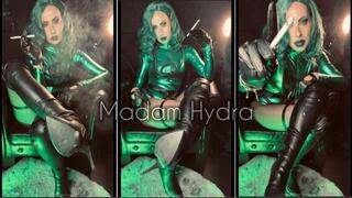 Madam hydra smokes a VS 120 Menthol she want to see your snake