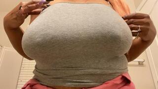 Huge mega Ebony milf tities and size 11 Feet