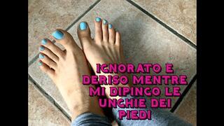 ignorato e deriso mentre mi dipingo le unghie dei piedi