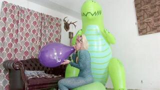 Galas Looner 2 Balloon Btp on Giant Inflatable T-Rex Dinosaur
