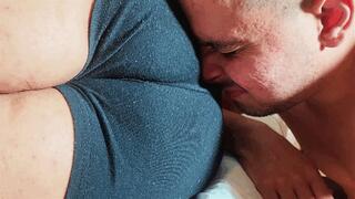 A brazilian bbw doing smelly and disgusting farting in a loser