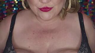 BBW SIenna SloMo Titty Shake