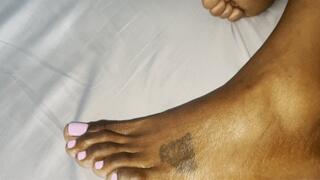 Aunty need some cum on her feet