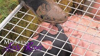 Mistress Lady Renee - Muddy boots pit - mp4